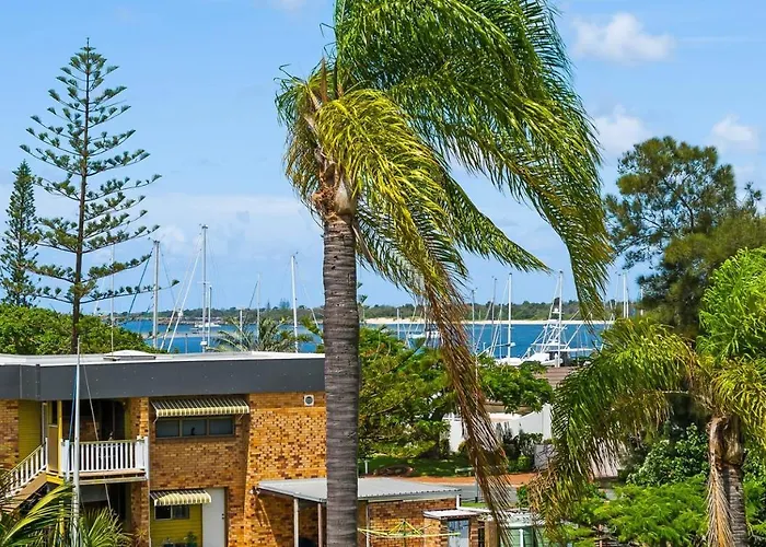 Bayview Bay Apartments And Marina